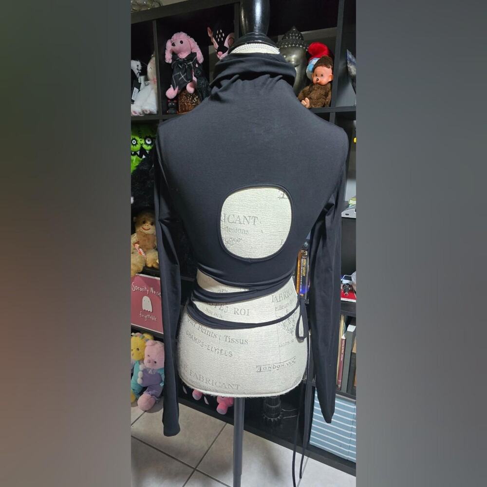 Darker Wavs Warp Long Sleeve Wrap Top Possible SAMPLE